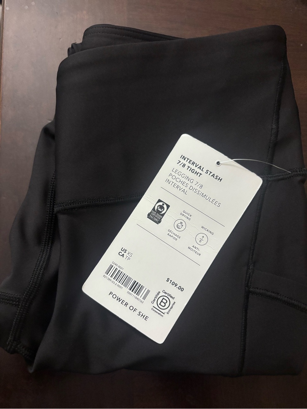 Athleta Black Interval Stash 7/8 Leggings